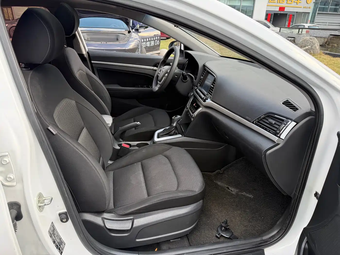 Hyundai Elantra 2016 Model 1.6L Automatic Smart Elite фото 12