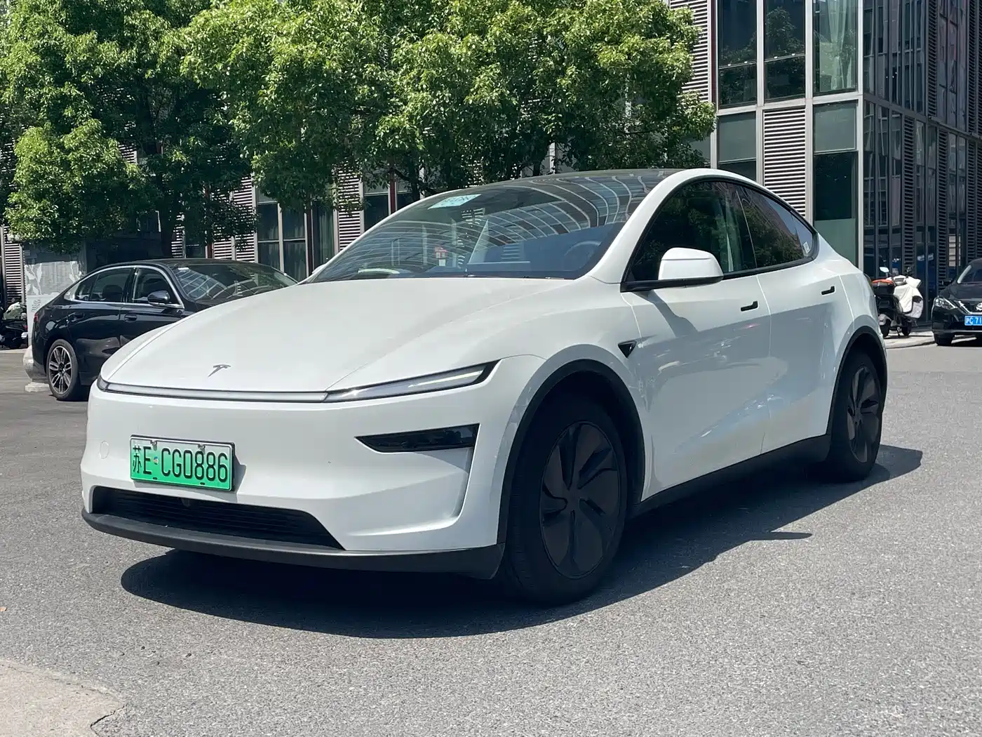 Tesla Model Y 2025 Rear-Wheel Drive