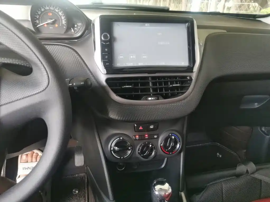 Peugeot 2008 2016 2015 1.6L Automatic Cool Edition