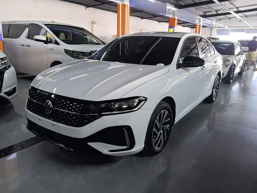 Volkswagen Lavida 2024 Model 300TSI DSG Starlight Full Comfort Edition
