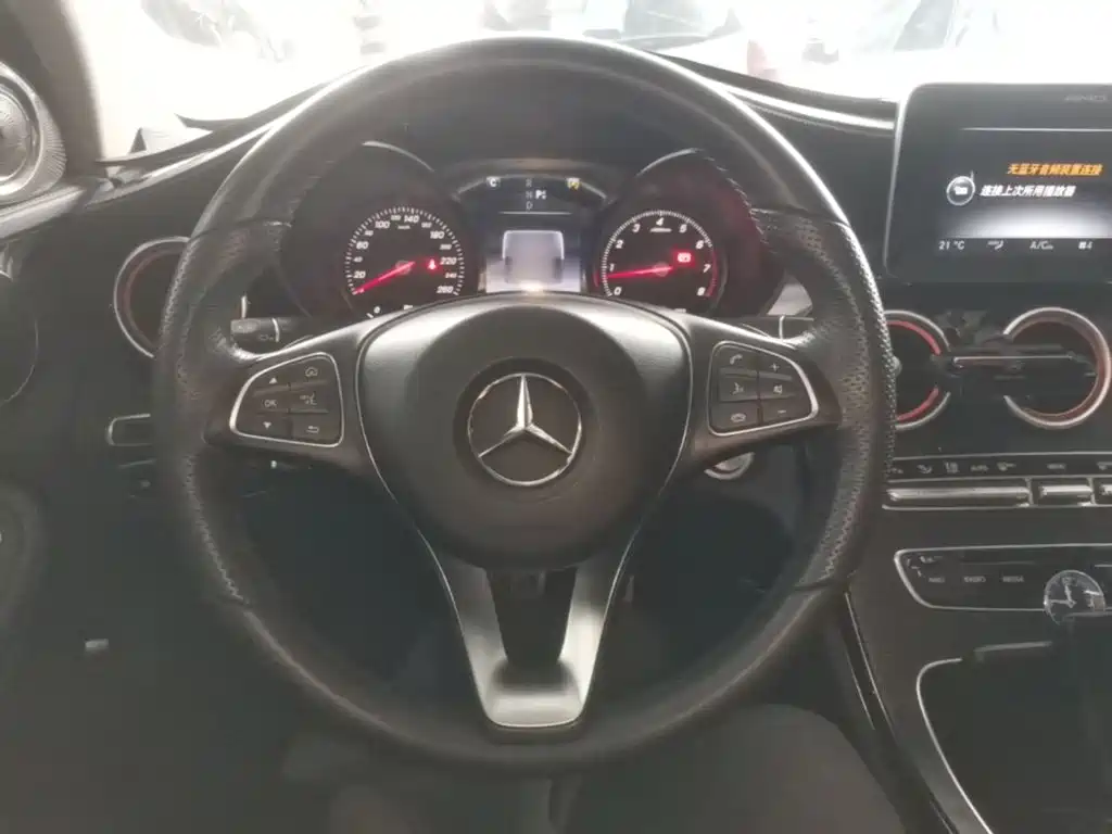 Фото 11 - Mercedes-Benz C-Class