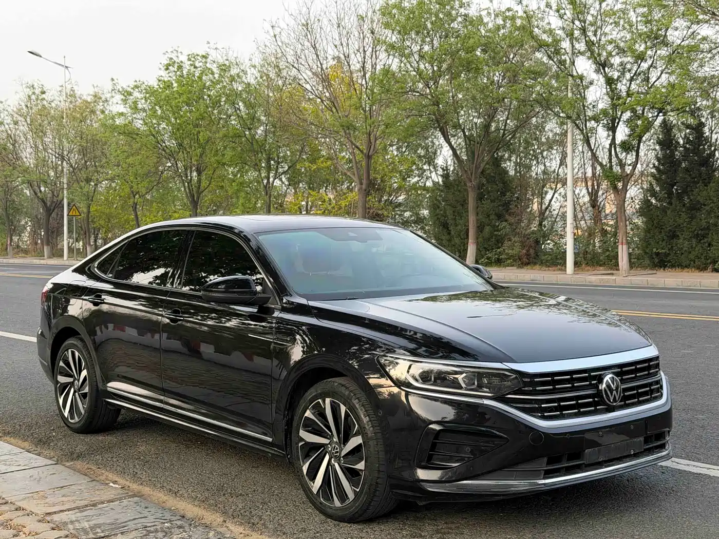 Volkswagen Passat 2021 Model 330TSI Luxury Edition фото 3