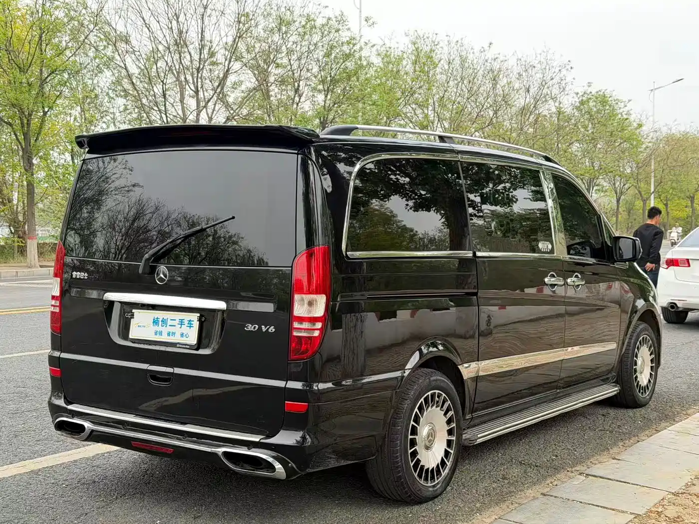 Mercedes-Benz Viano 2013 3.0L Comfort Edition фото 4