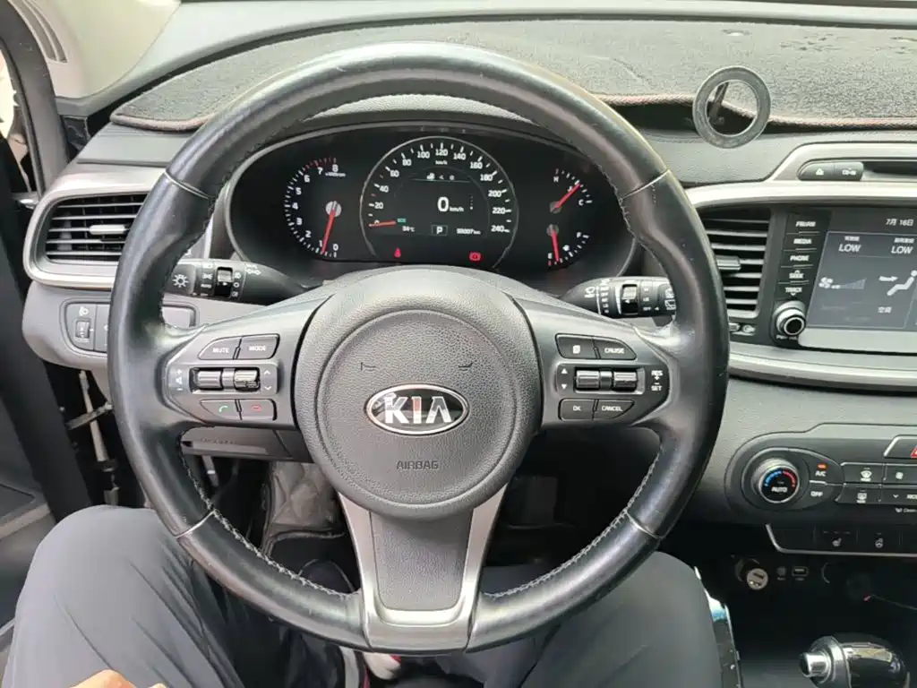 Kia Sorento 2016 2015 Sorento L 2.4L Gasoline 4WD Elite 7-seater China IV