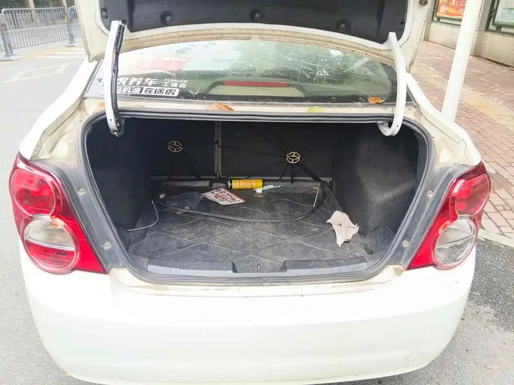 Photo 5 - Chevrolet Aveo