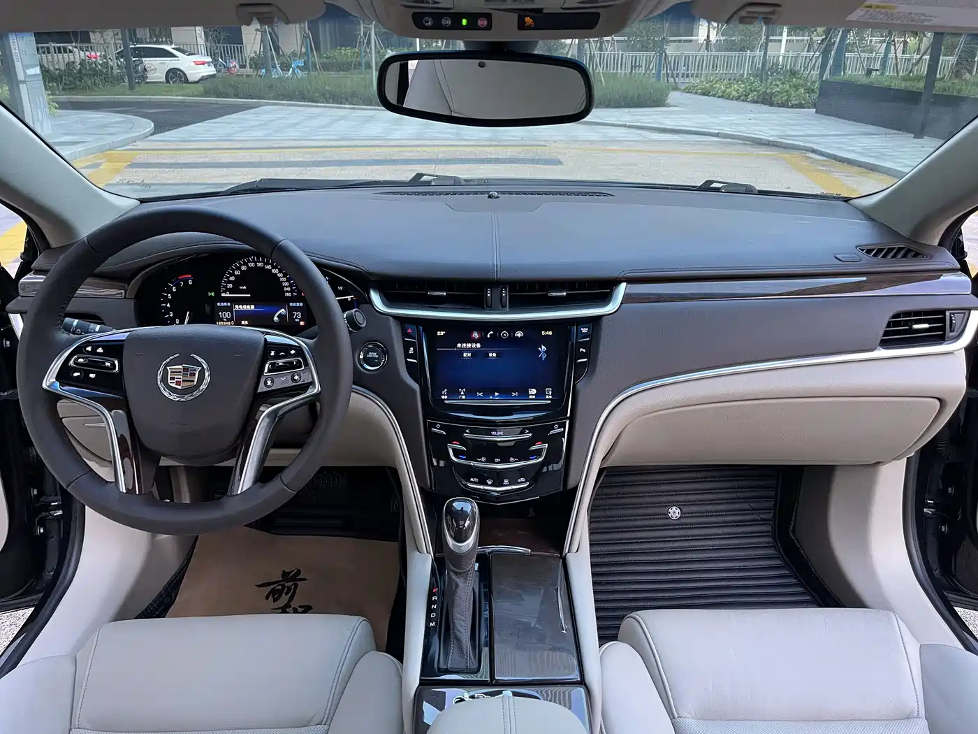 Photo 8 - Cadillac XTS