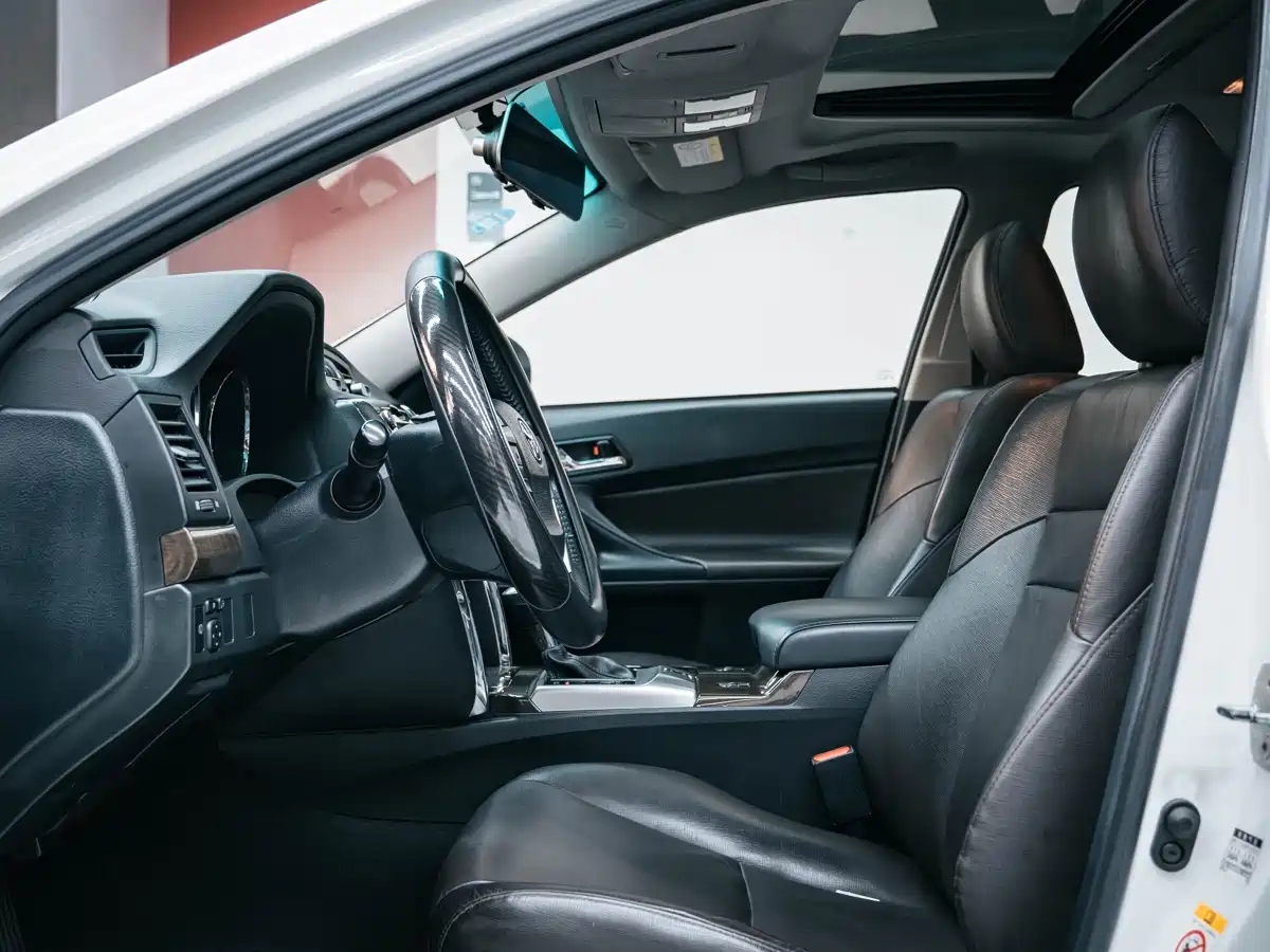 Toyota Reiz 2013 2.5V Elite Edition фото 9