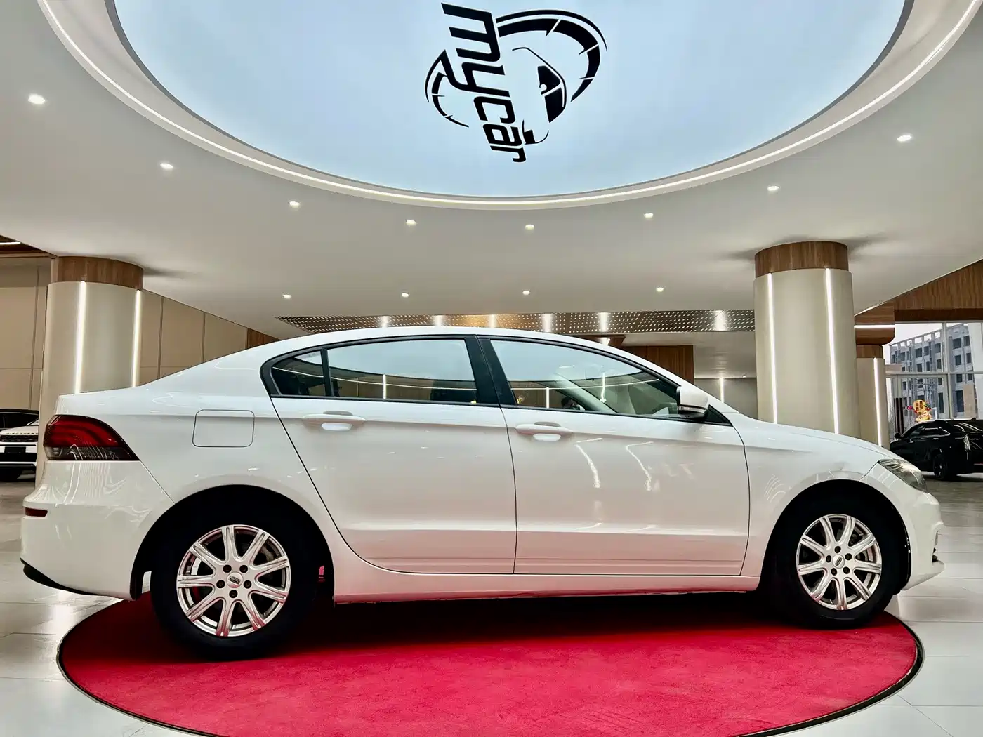 Qoros 3 2019 2018 Sedan 1.6L Auto Leading