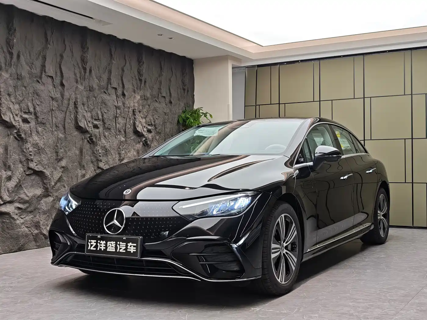 Mercedes-Benz EQE 2025 500 4MATIC Pioneer
