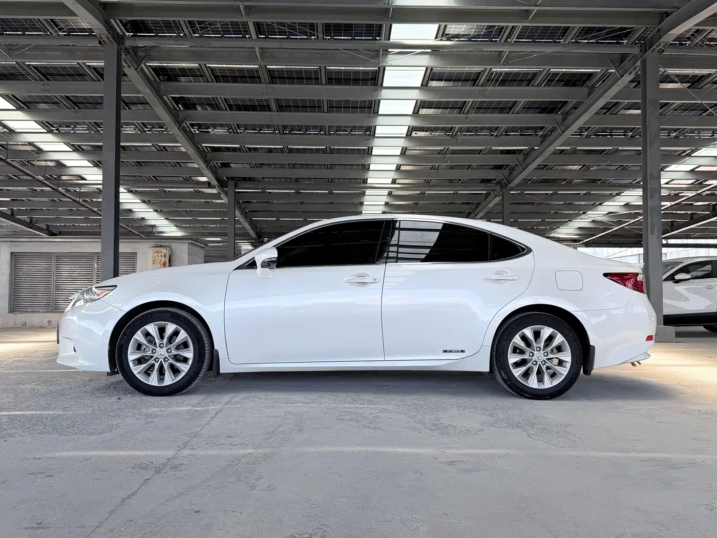 Фото 3 - Lexus ES