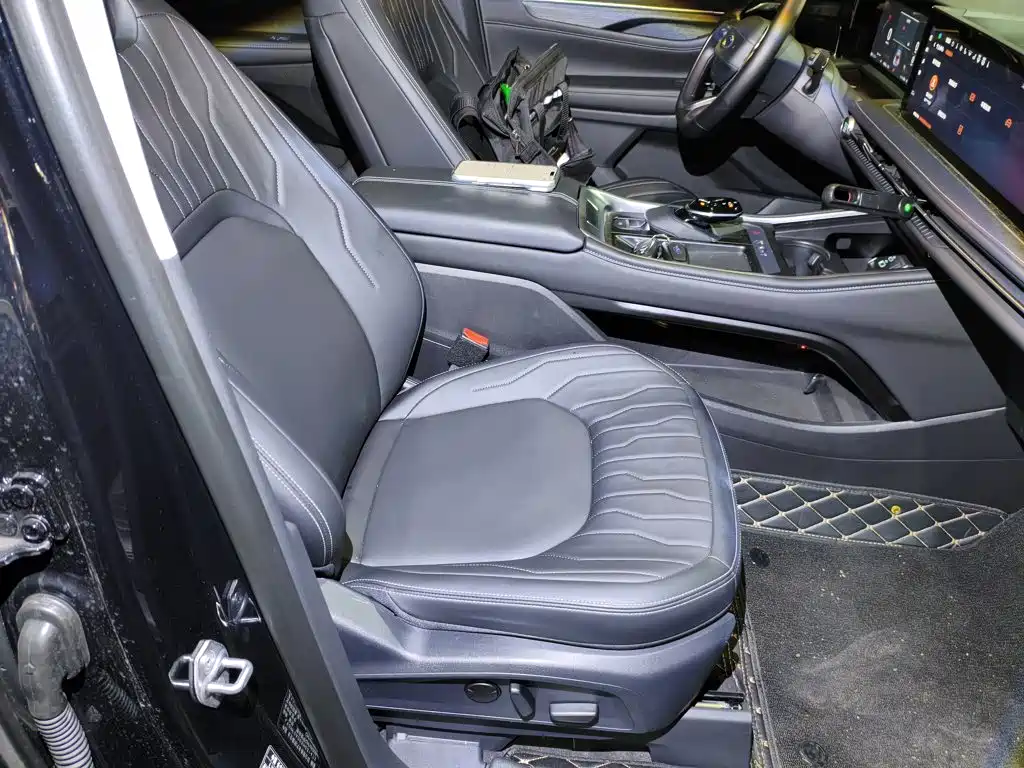 Фото 25 - Ford Edge