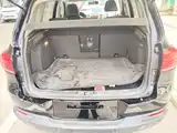 Photo 5 - Volkswagen Tiguan
