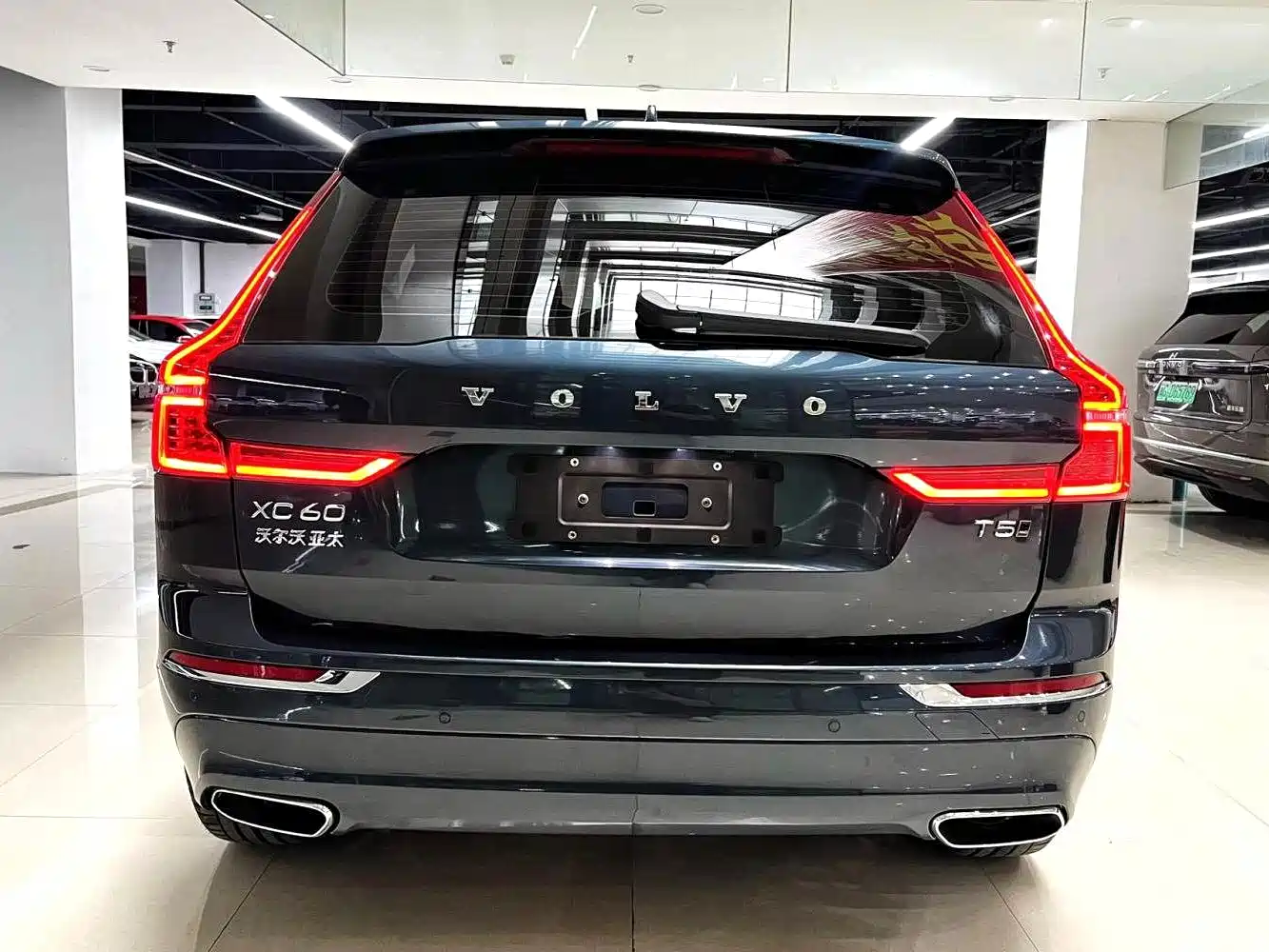 Фото 8 - Volvo XC60
