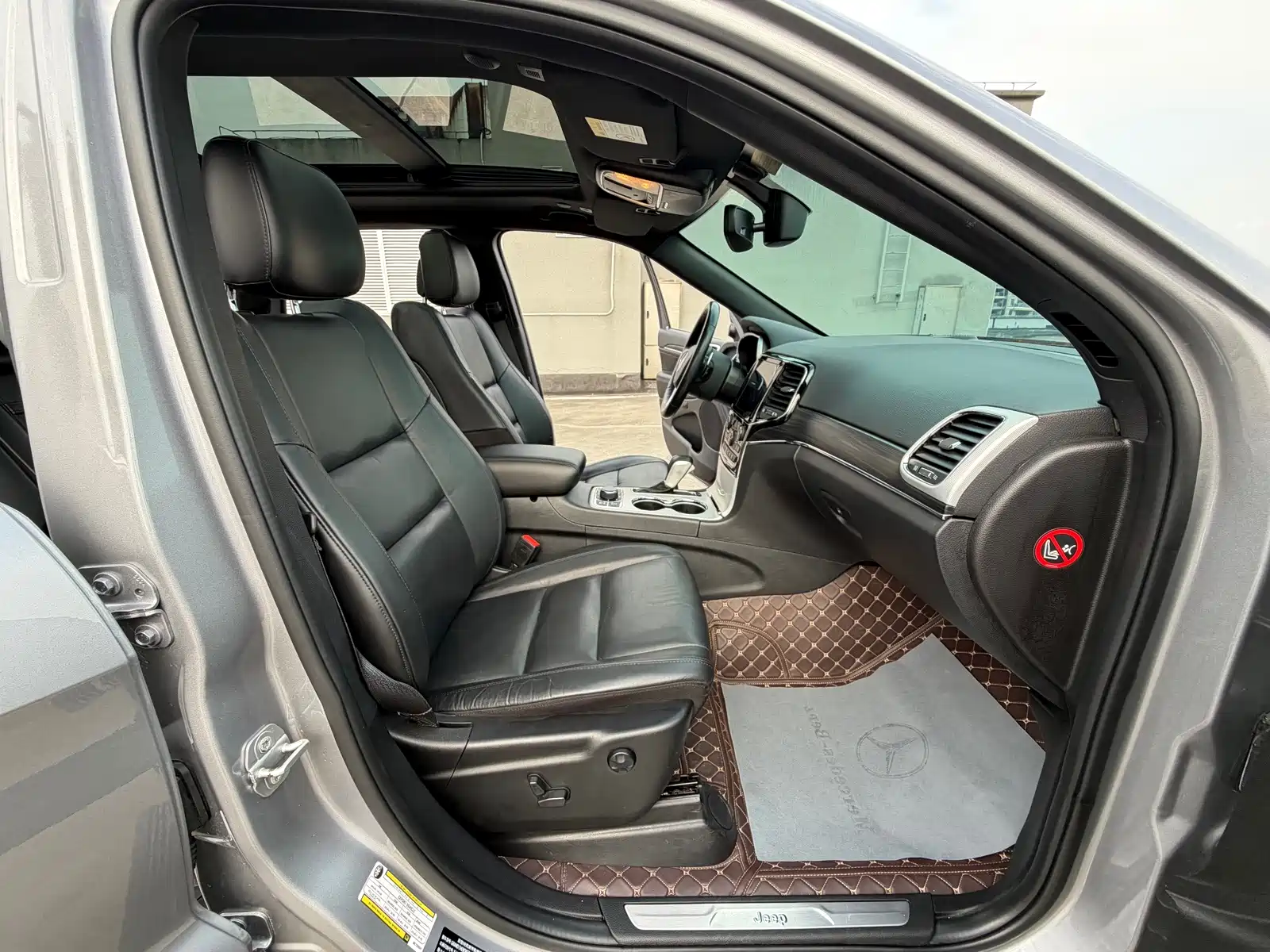 Фото 9 - Jeep Grand Cherokee (Import)