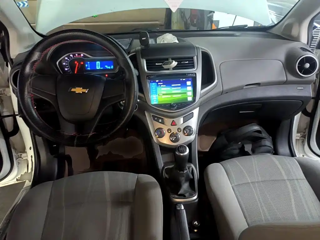 Chevrolet Aveo 2015 2014 Sedan 1.4SL MT Comfort Edition