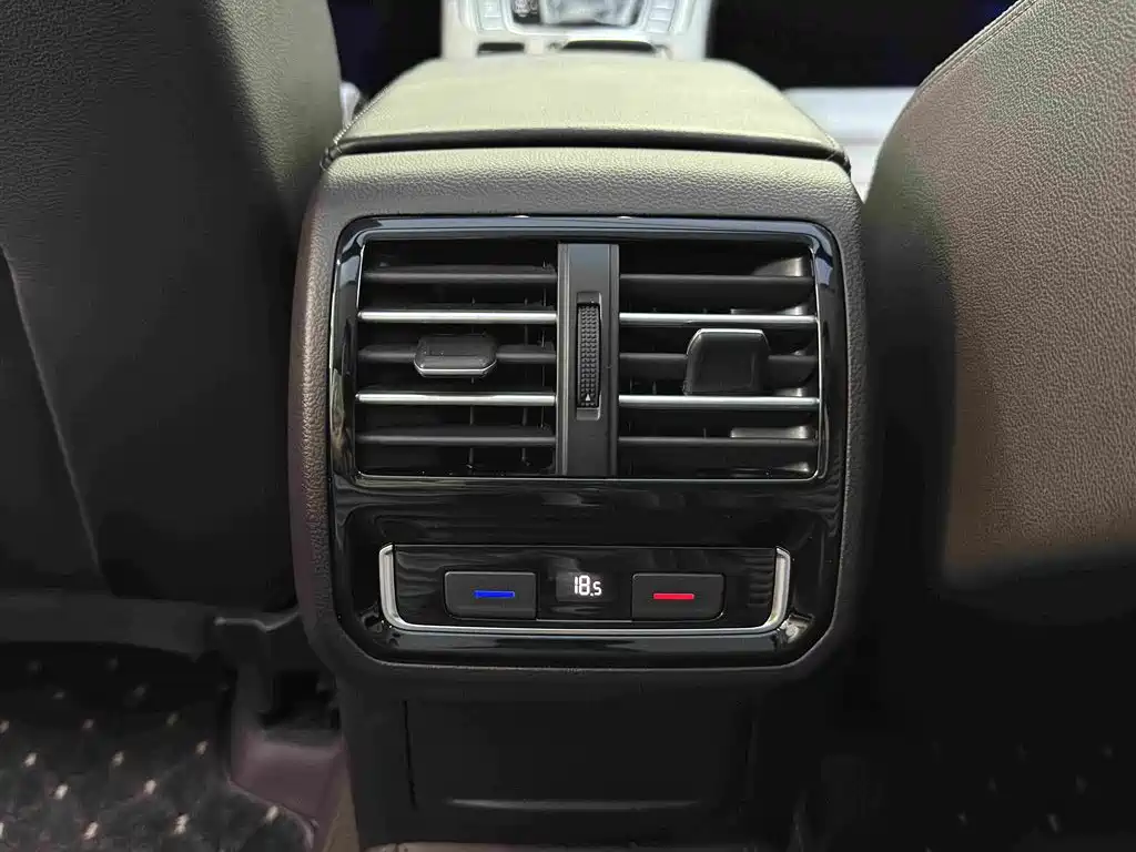 Volkswagen Weilan 2017 380TSI 4WD Explorer Edition фото 10