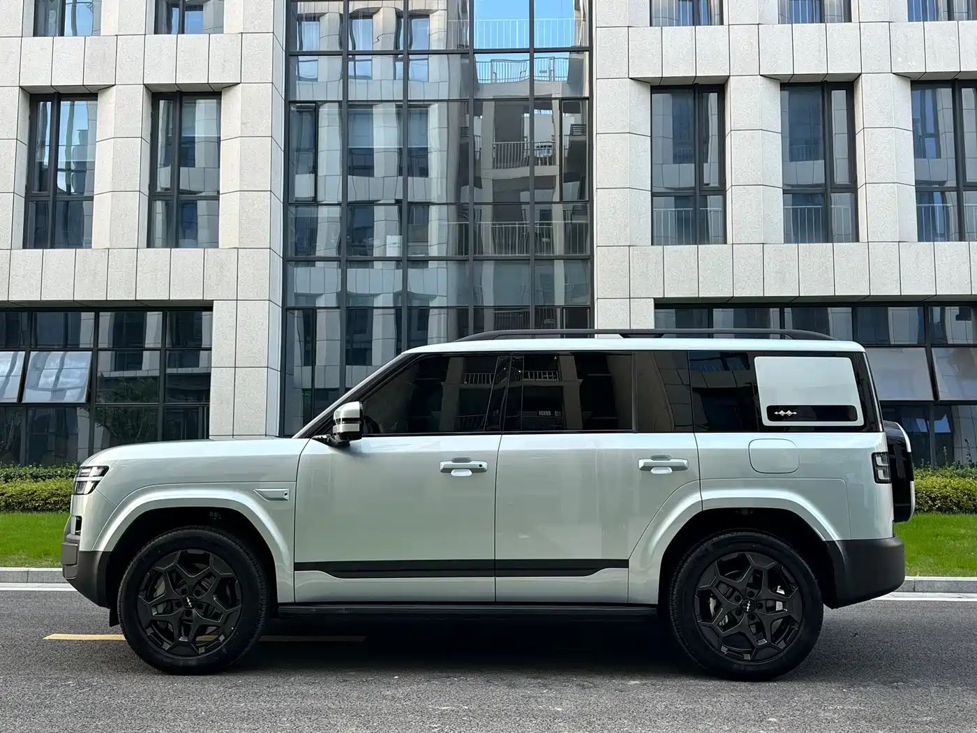 Fang Cheng Bao Titanium 7 2026 2025 AWD Base Model