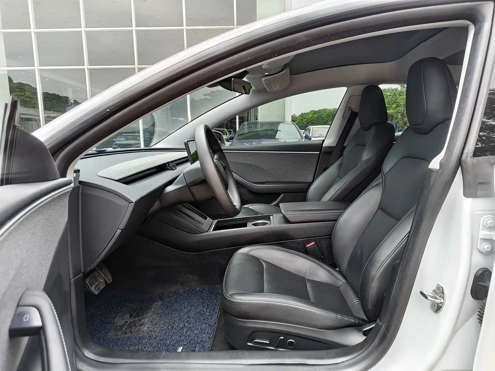 Фото 16 - Tesla Model 3