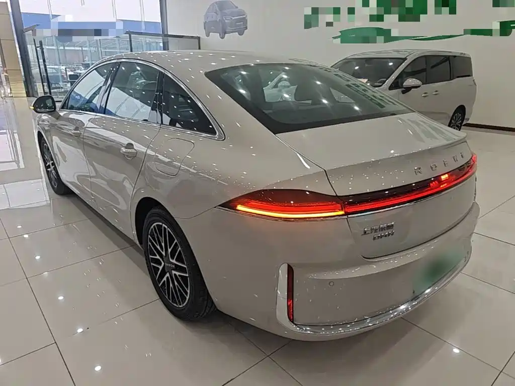 Фото 5 - Roewe M7 DMH