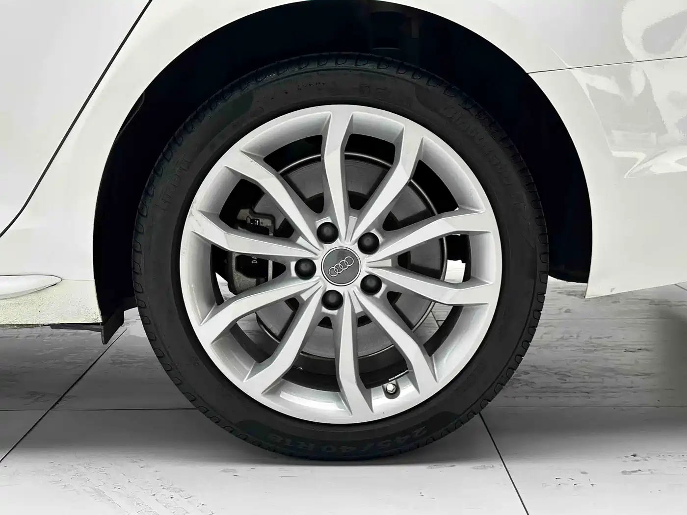 Photo 24 - Audi A4L