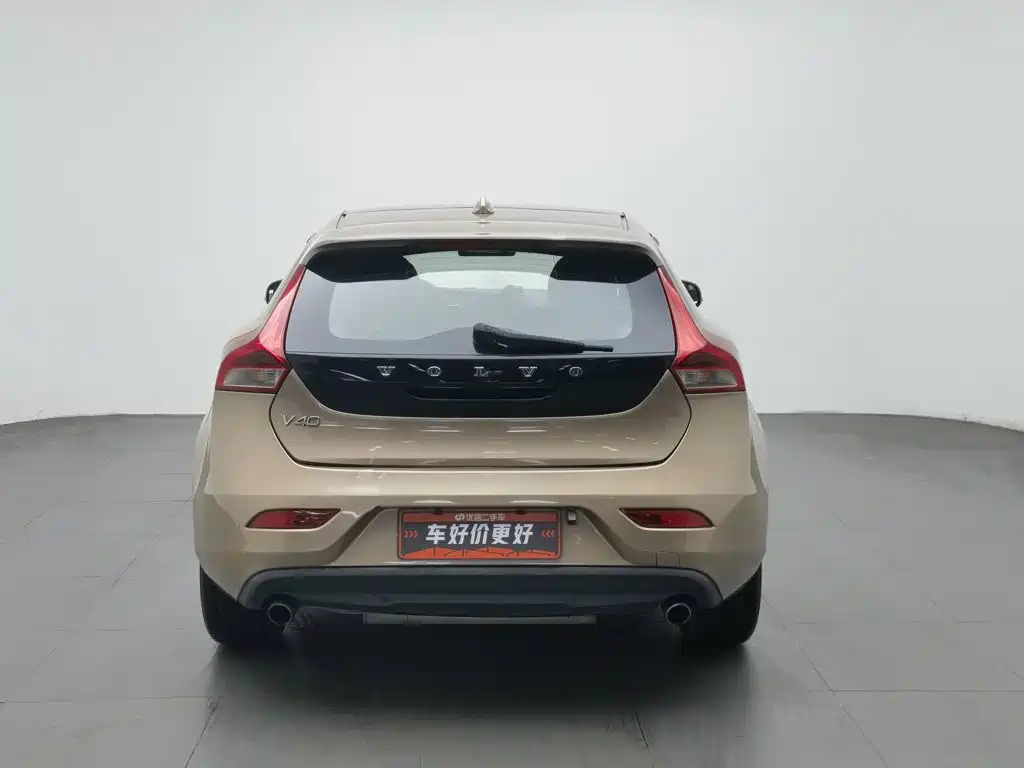 Фото 4 - Volvo V40