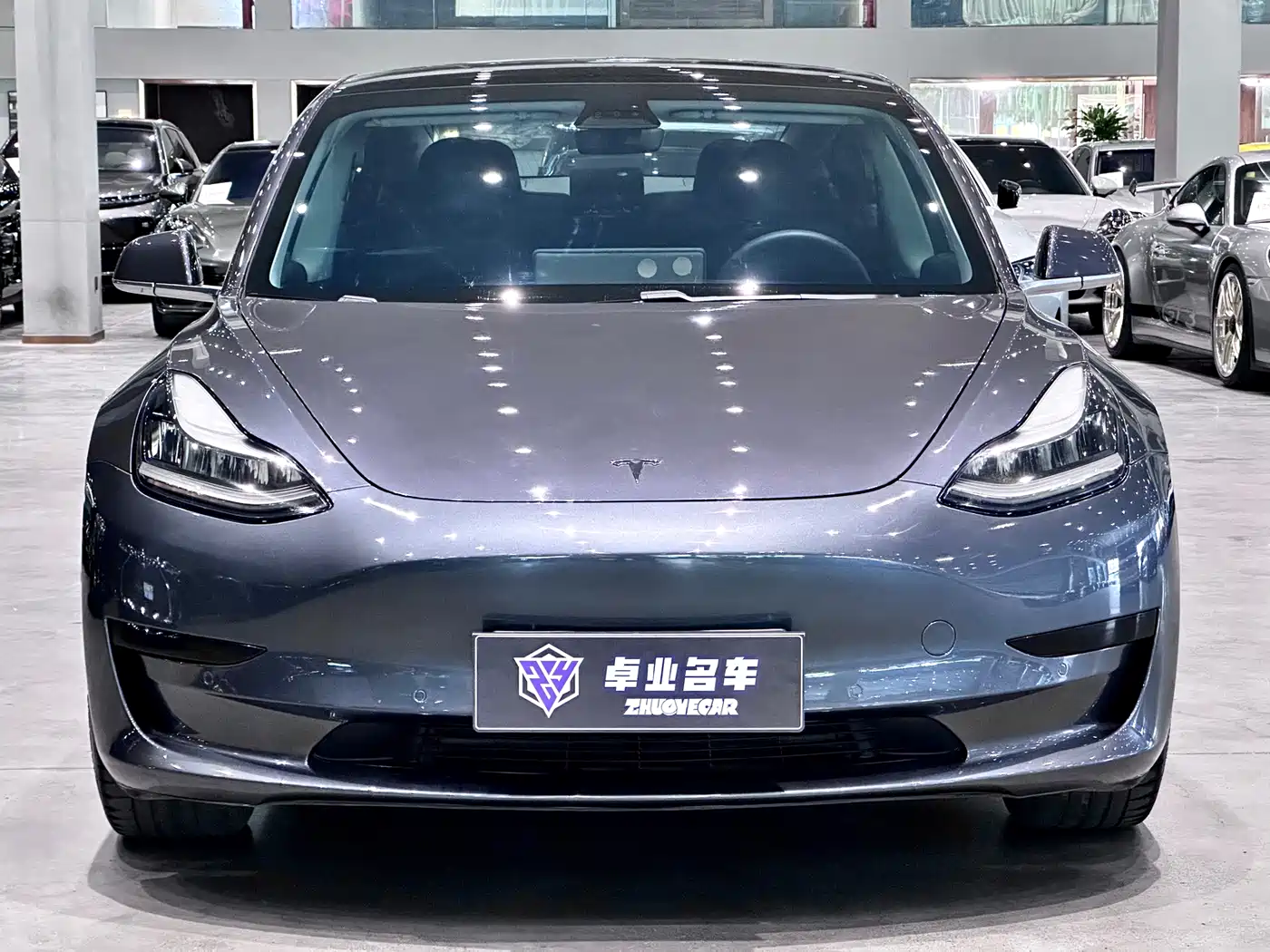 TESLA MODEL 3