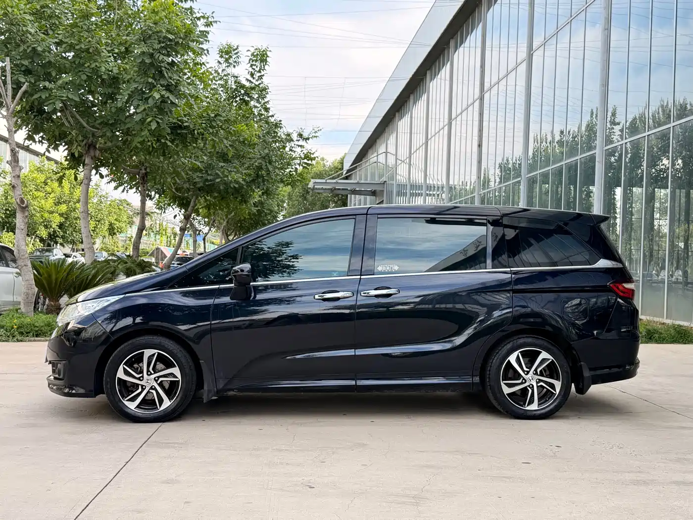 Фото 4 - Honda Odyssey