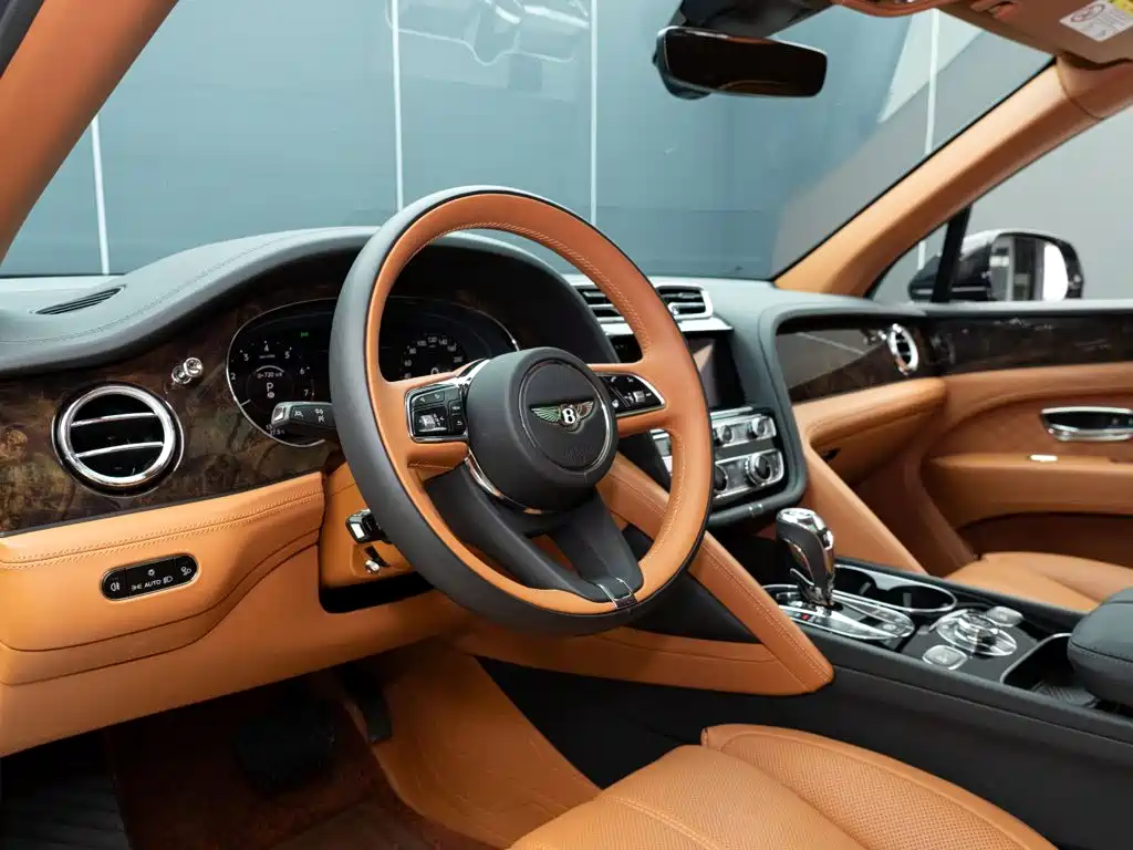 Bentley Bentayga 2026 2025 4.0T V8 Long Wheelbase Art Edition