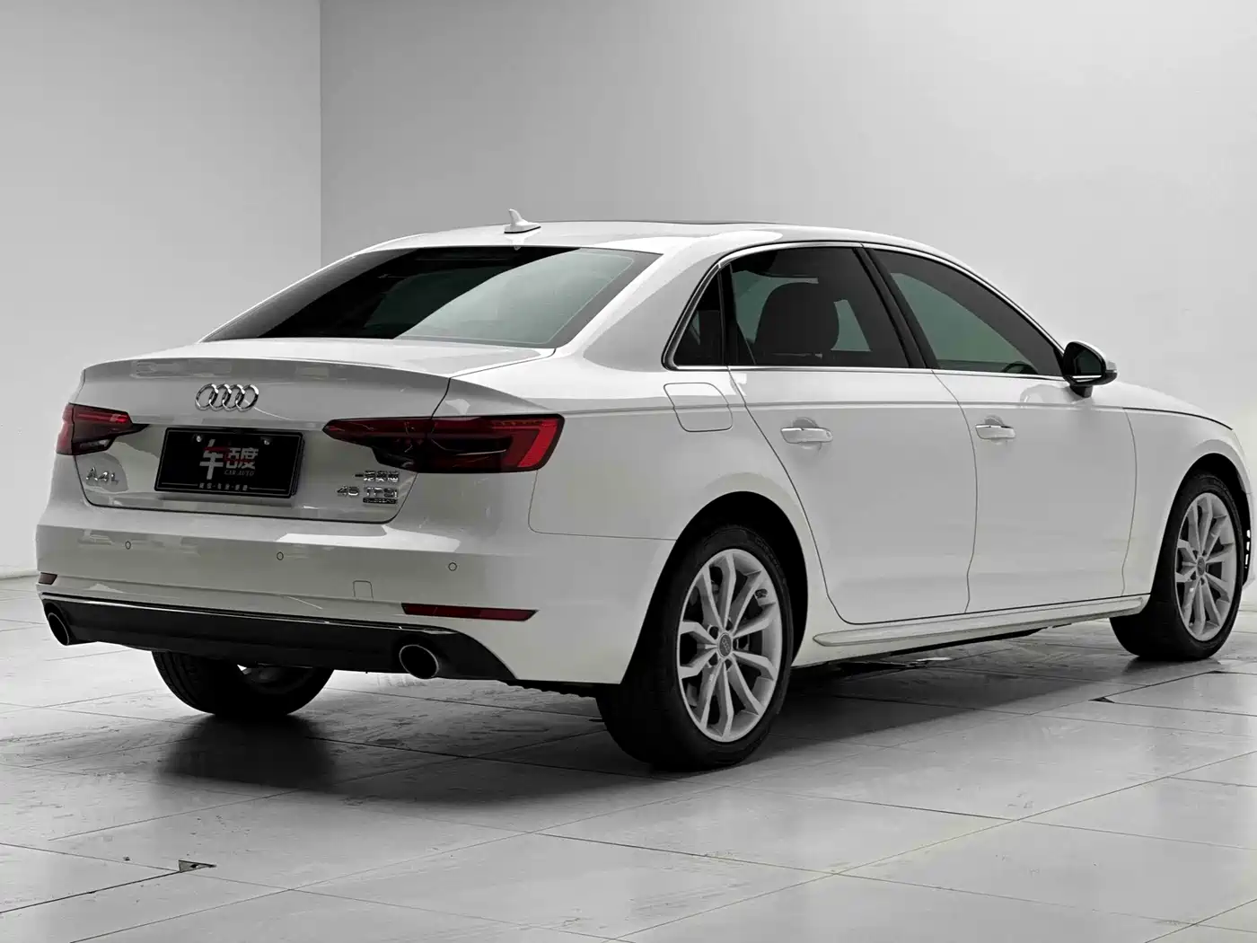 Photo 6 - Audi A4L