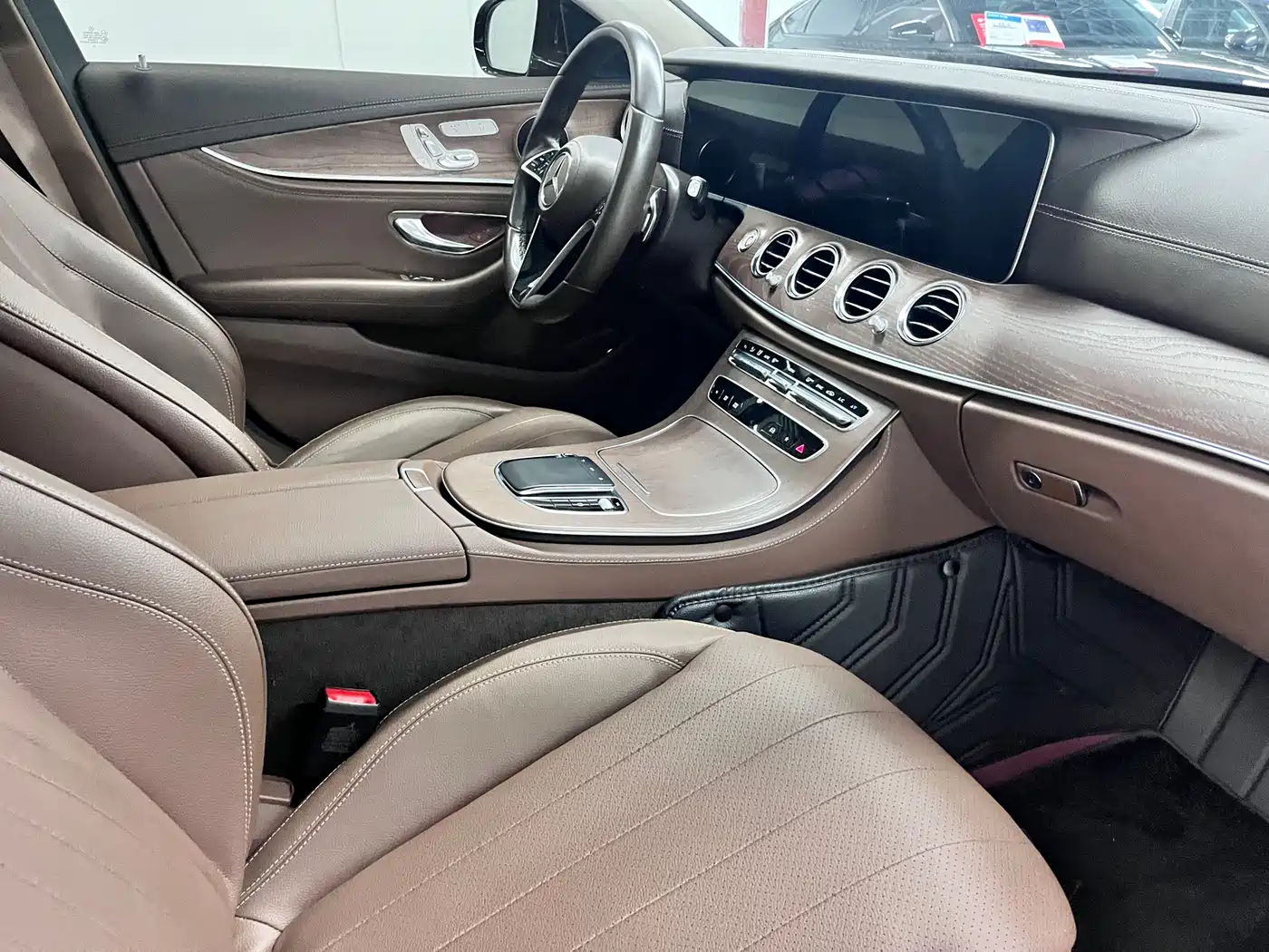 Mercedes-Benz E-Class 2023 E 300 L Fashion фото 13