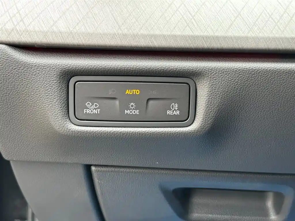 Volkswagen Talagon 2025 450TSI R-Line 6-Seater фото 31