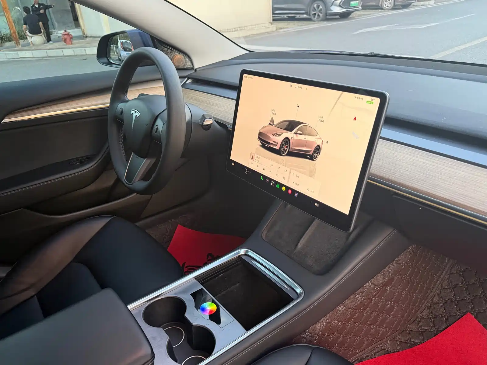 Фото 6 - Tesla Model 3