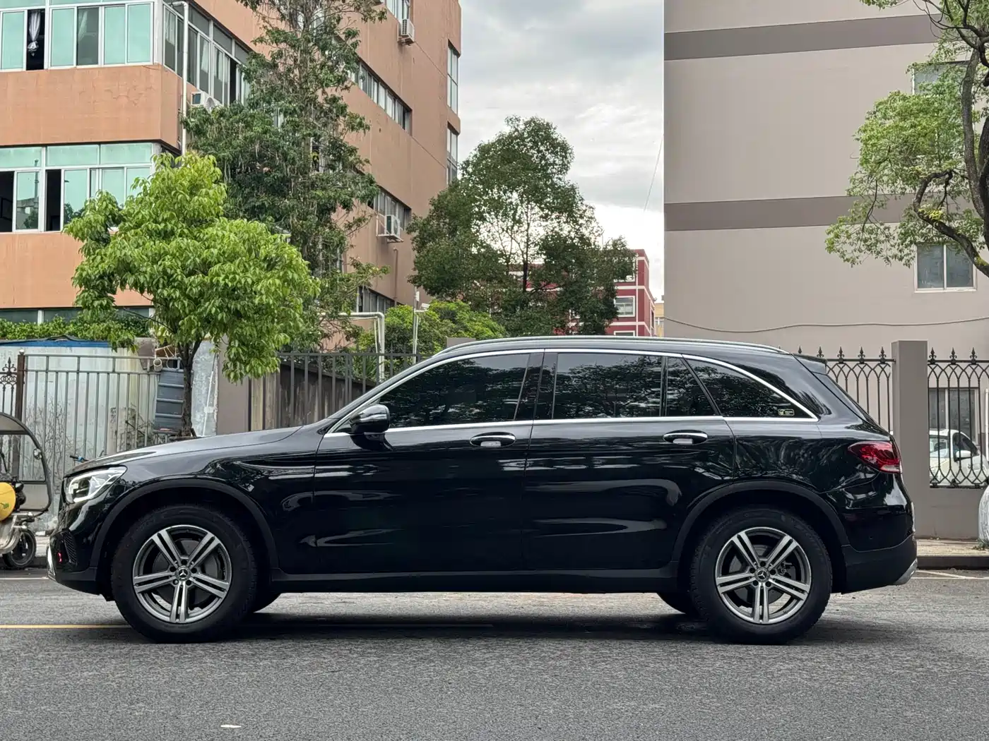 MERCEDES-BENZ GLC