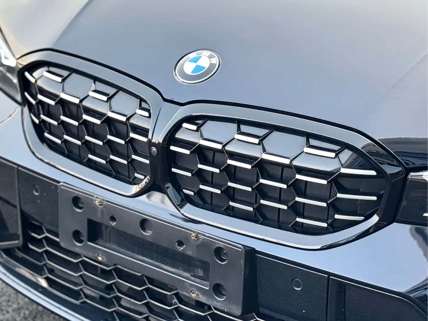 BMW 3 Series 2024 325Li M Sport Shadowline Package фото 16