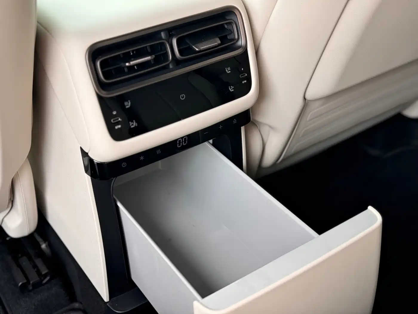 Li Auto i6 2025 2025 2WD Base Model