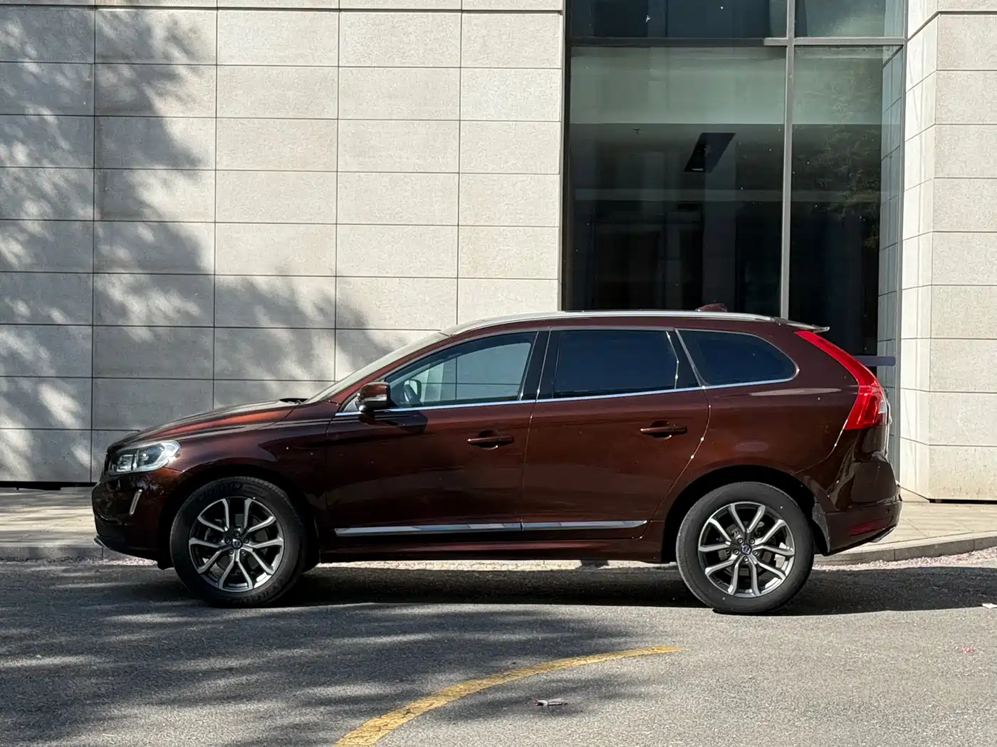 Фото 4 - Volvo XC60