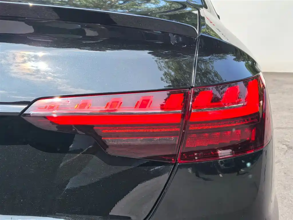 Фото 20 - Audi S4