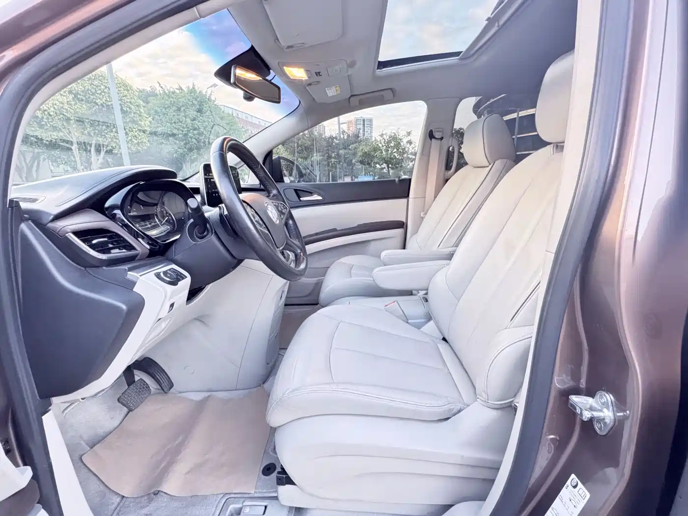 Buick GL8 2020 Model Land Business Class 652T Luxury фото 4