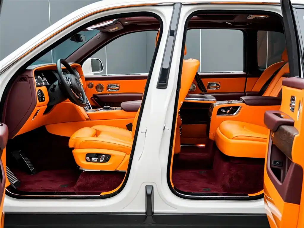 Rolls-Royce Cullinan 2018 4-Seater Version фото 11