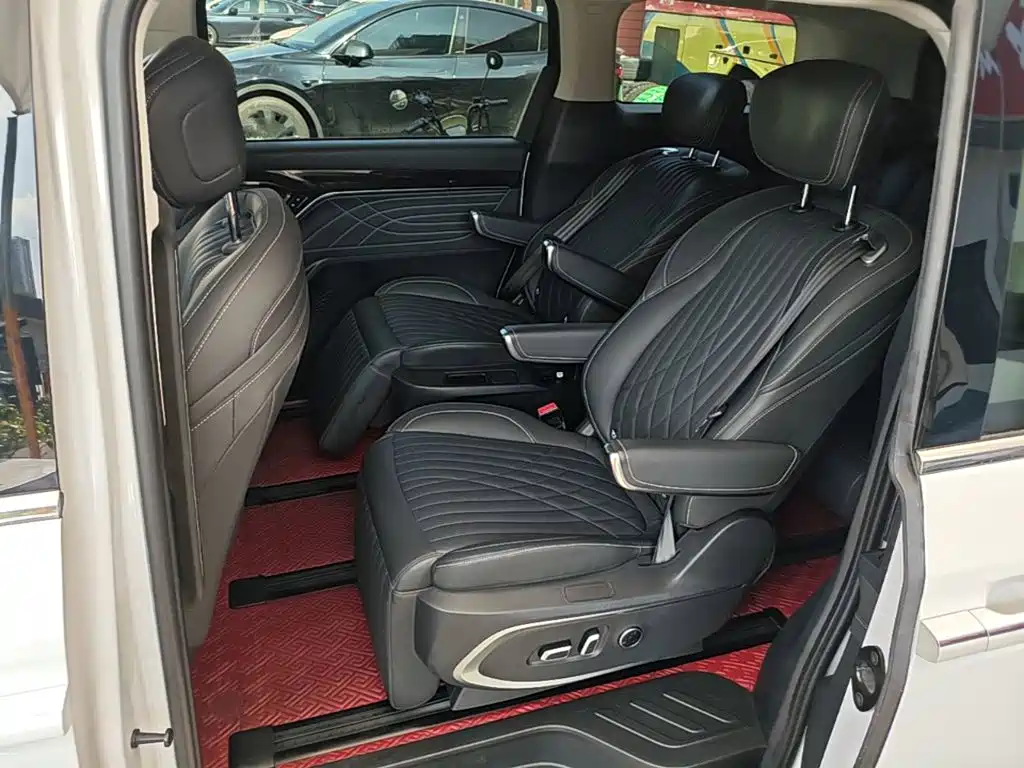 Maxus MIFA 9 2023 2023 Standard Range Grassland 7-seater