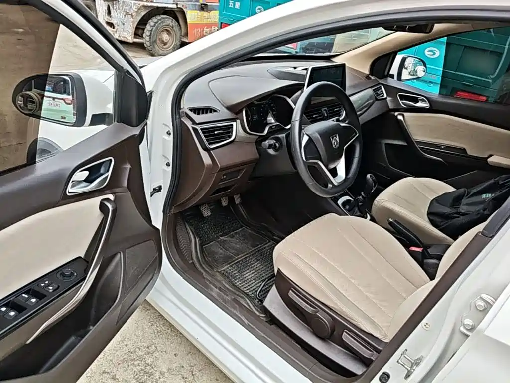 Baojun 310W 2020 2017 1.5L Manual Comfort China VI