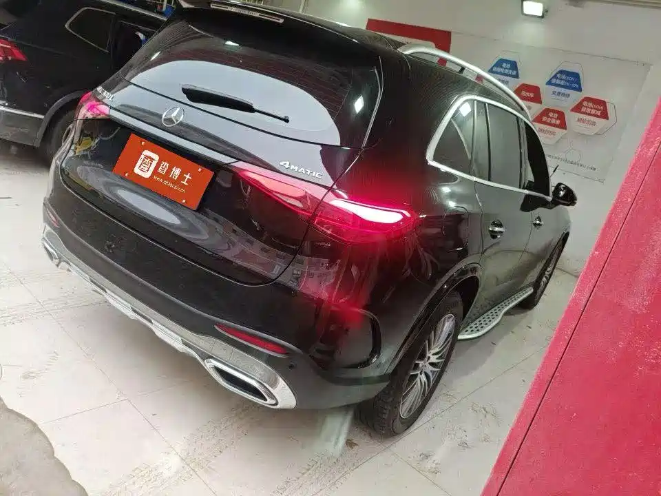 Photo 6 - Mercedes-Benz GLC