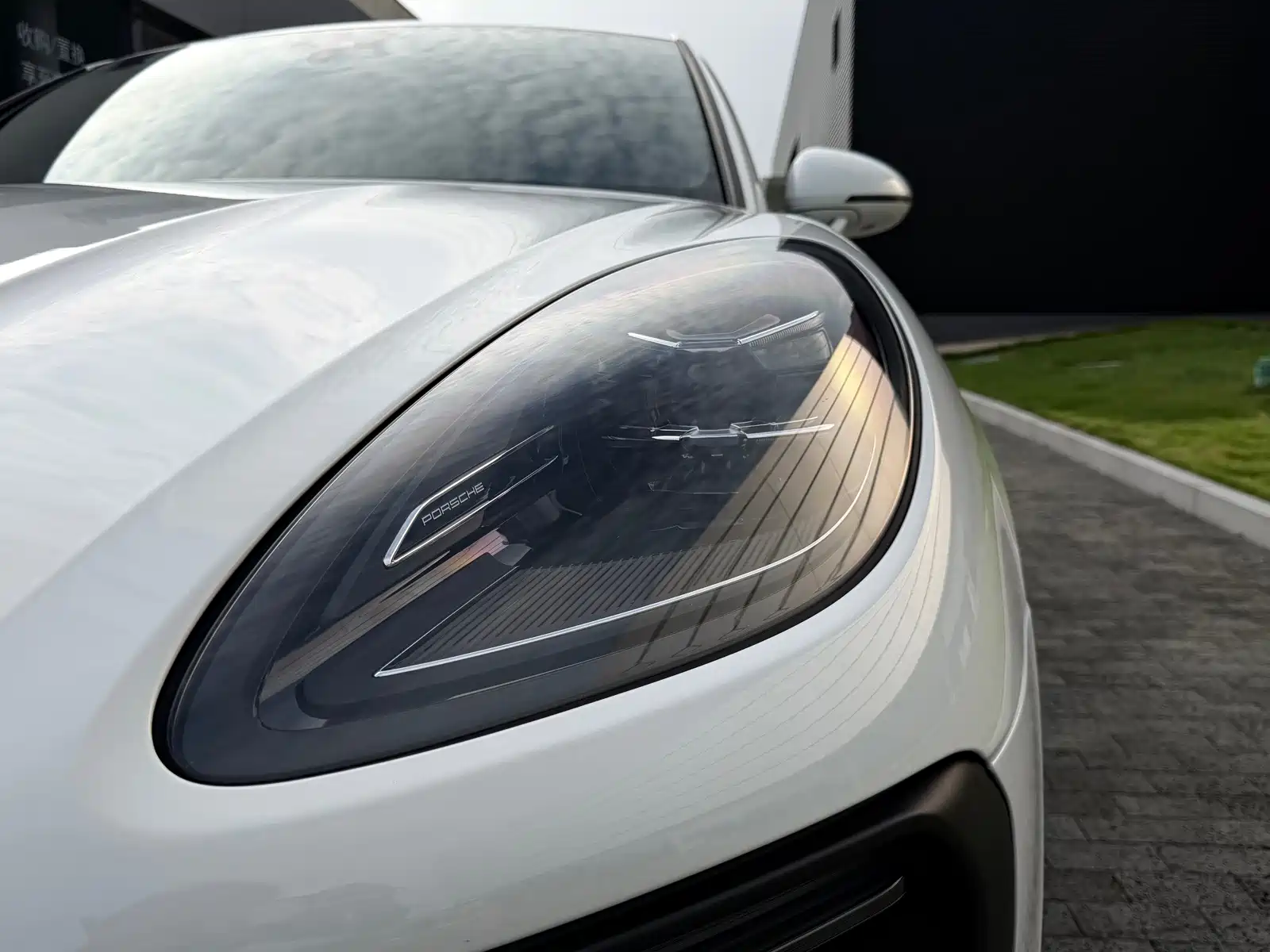 Photo 20 - Porsche Macan