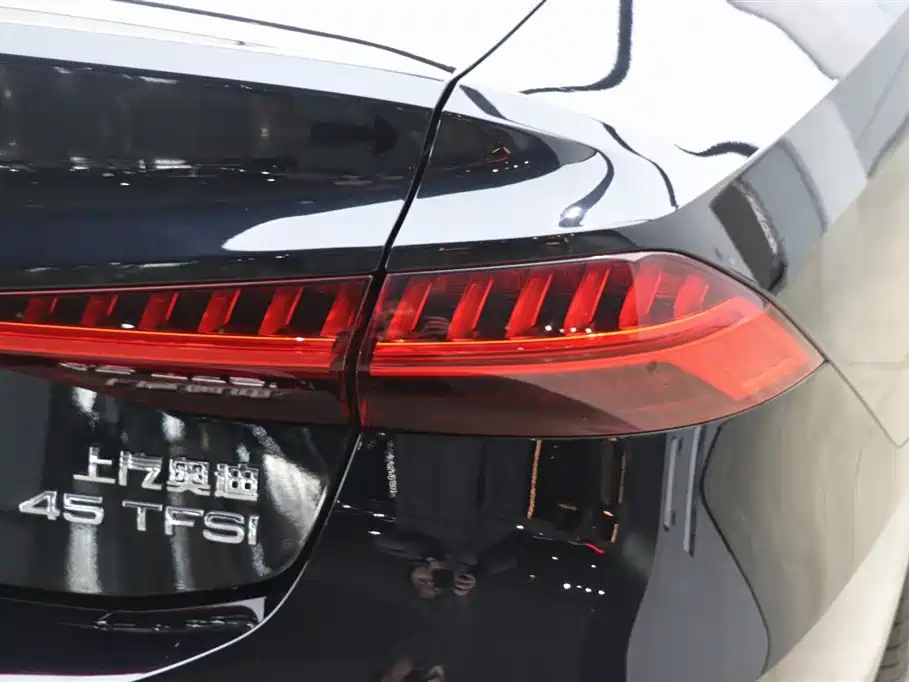 Audi A7L 2022 45 TFSI S-line Dream Builder Crystal Package фото 28