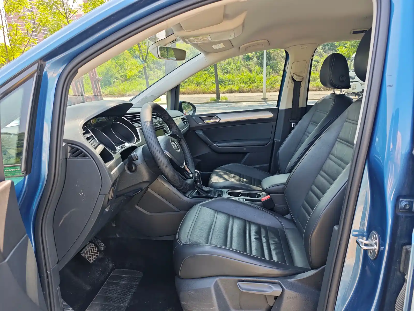 Photo 5 - Volkswagen Touran