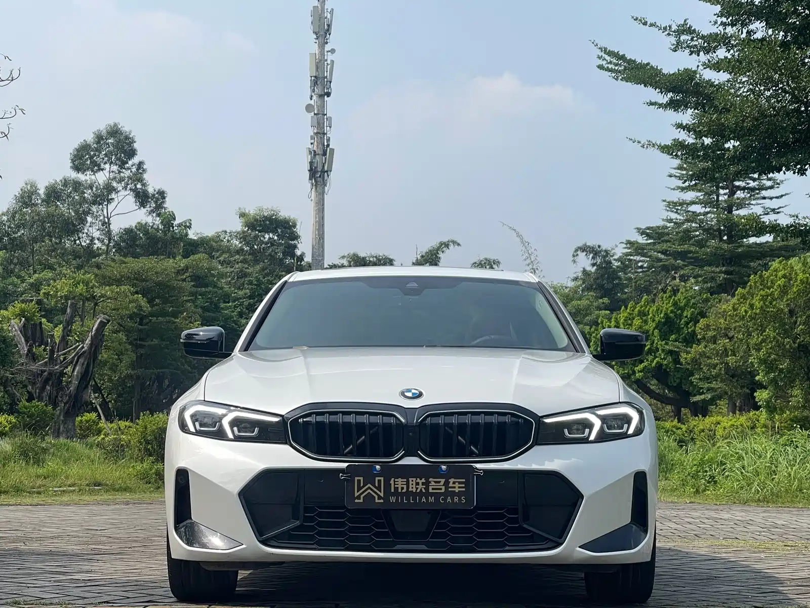Photo 2 - BMW 3 Series