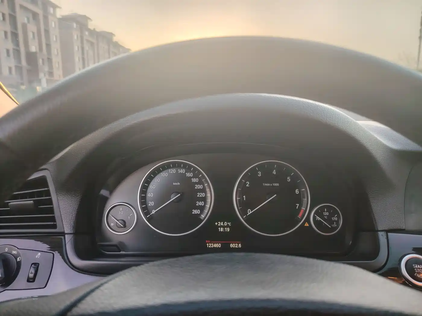 BMW 5 Series 2012 530Li Leadership фото 10