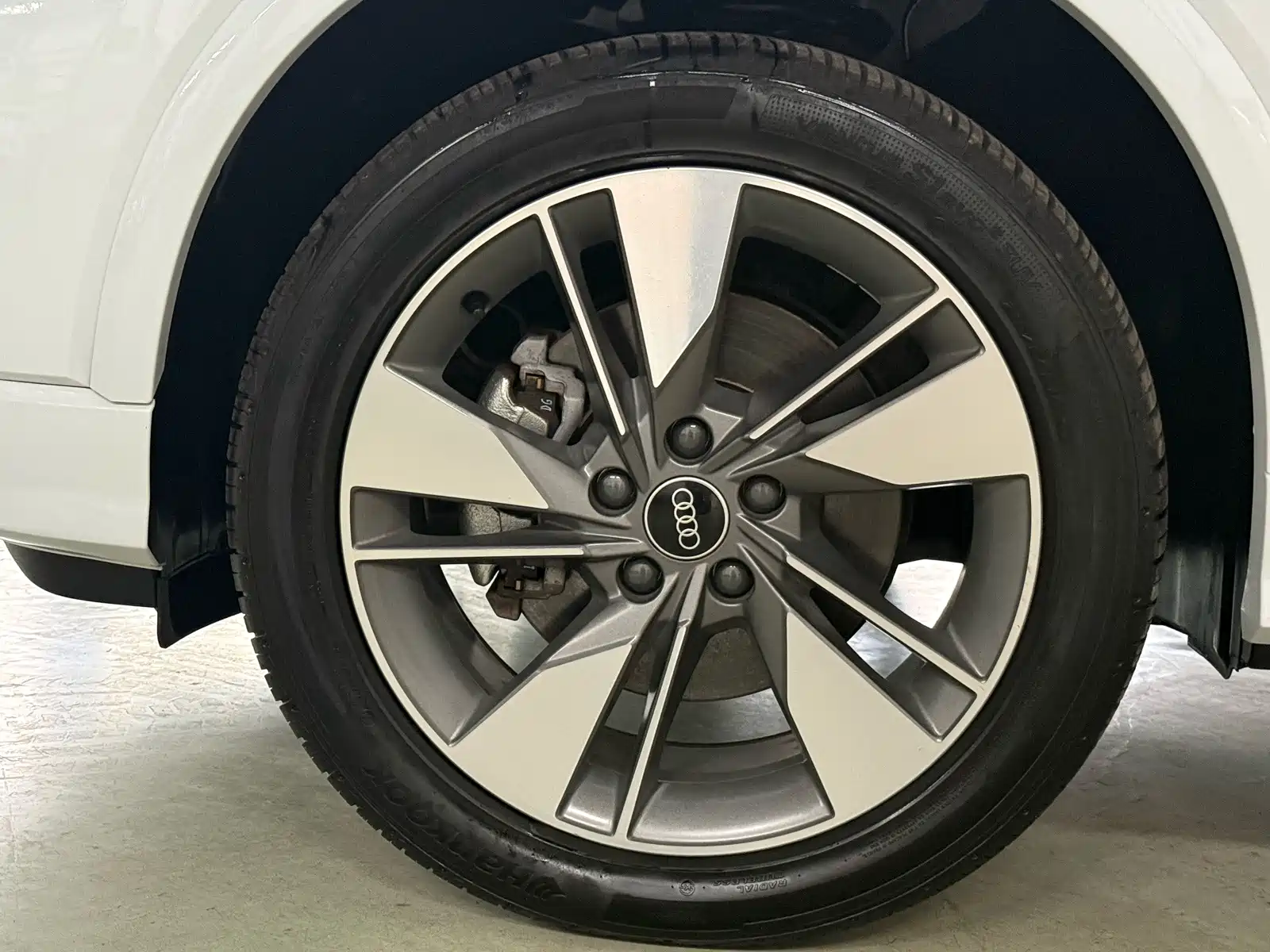 Фото 14 - Audi Q2L