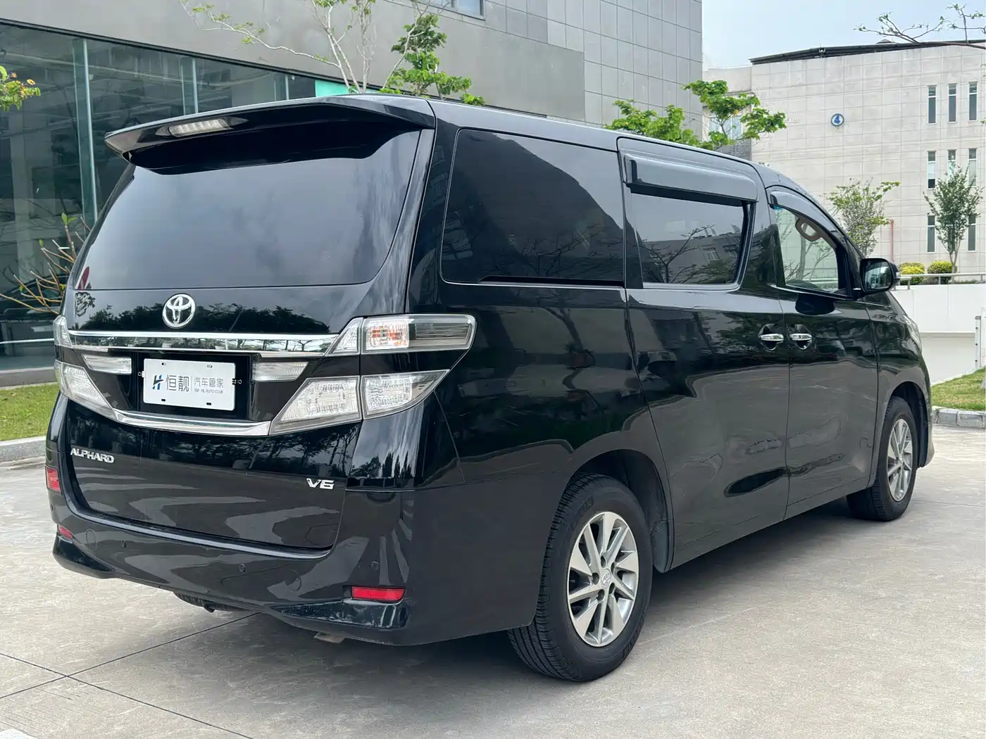 Toyota Alphard 2012 3.5L Luxury Edition фото 4