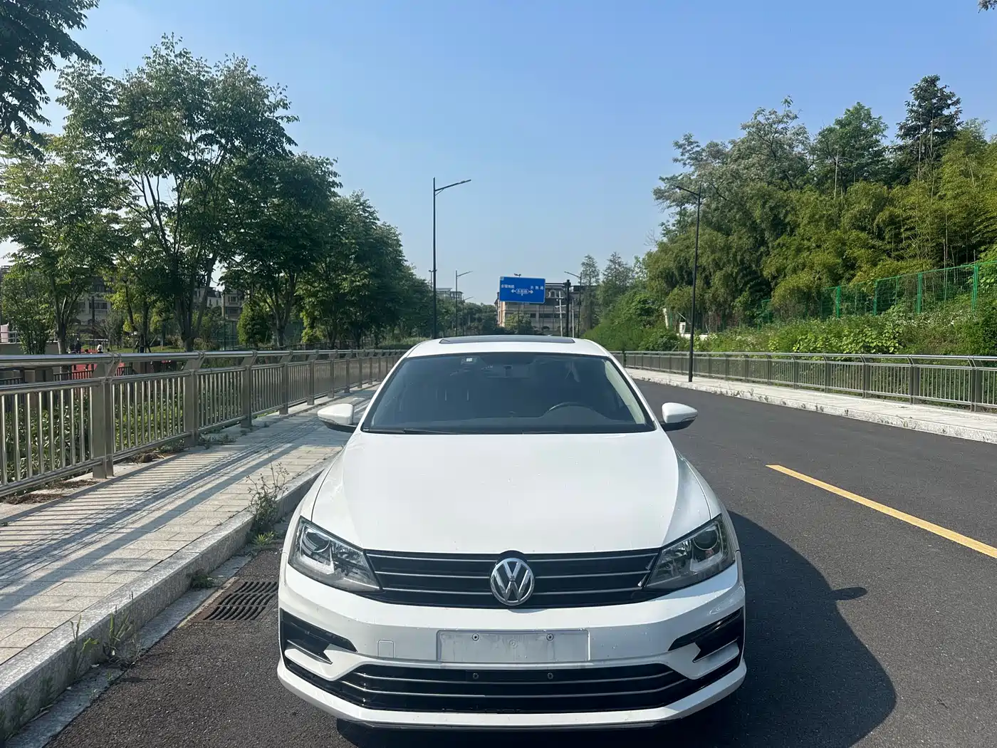 Volkswagen Sagitar 2018 280TSI DSG Spark Edition фото 2